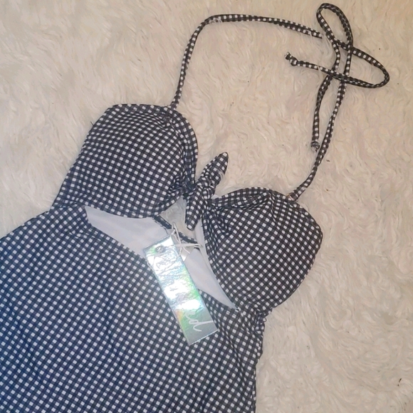 Bathing suit - Picture 2 of 2